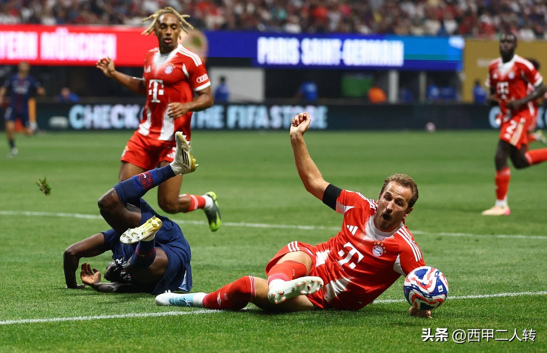 乐动体育入口关于巴黎圣日耳曼训练开放日，赛后刷新队史纪录引欢呼，CBA常规赛在即，轮换策略成焦点的信息